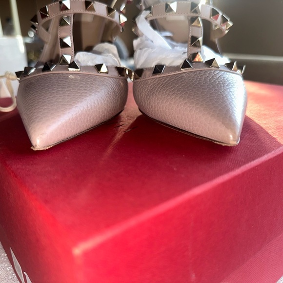 VALENTINO GARAVANI Rockstud Nude Heels - Picture 7 of 8